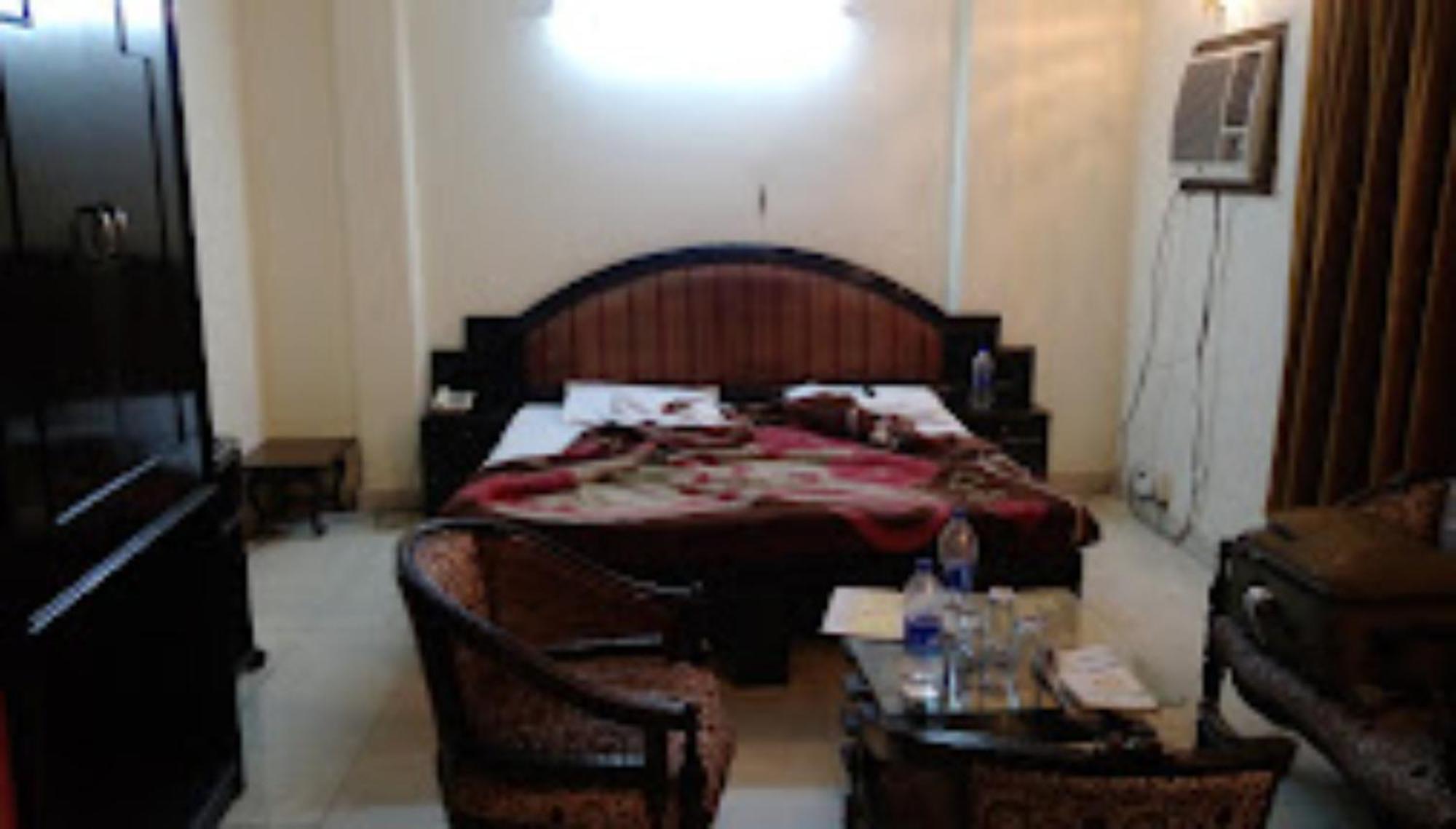 Hotel Punjab , Saharanpur Exterior foto